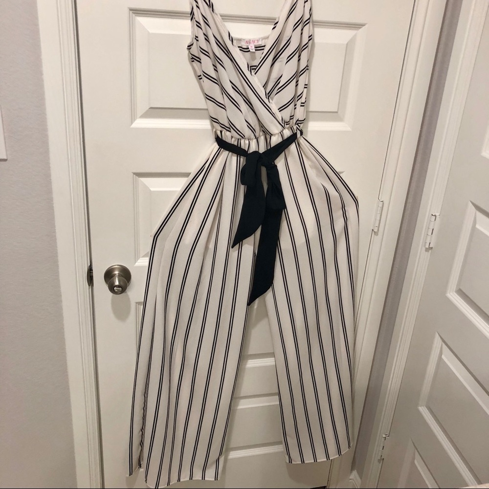 Black And White wide leg jumpsuit